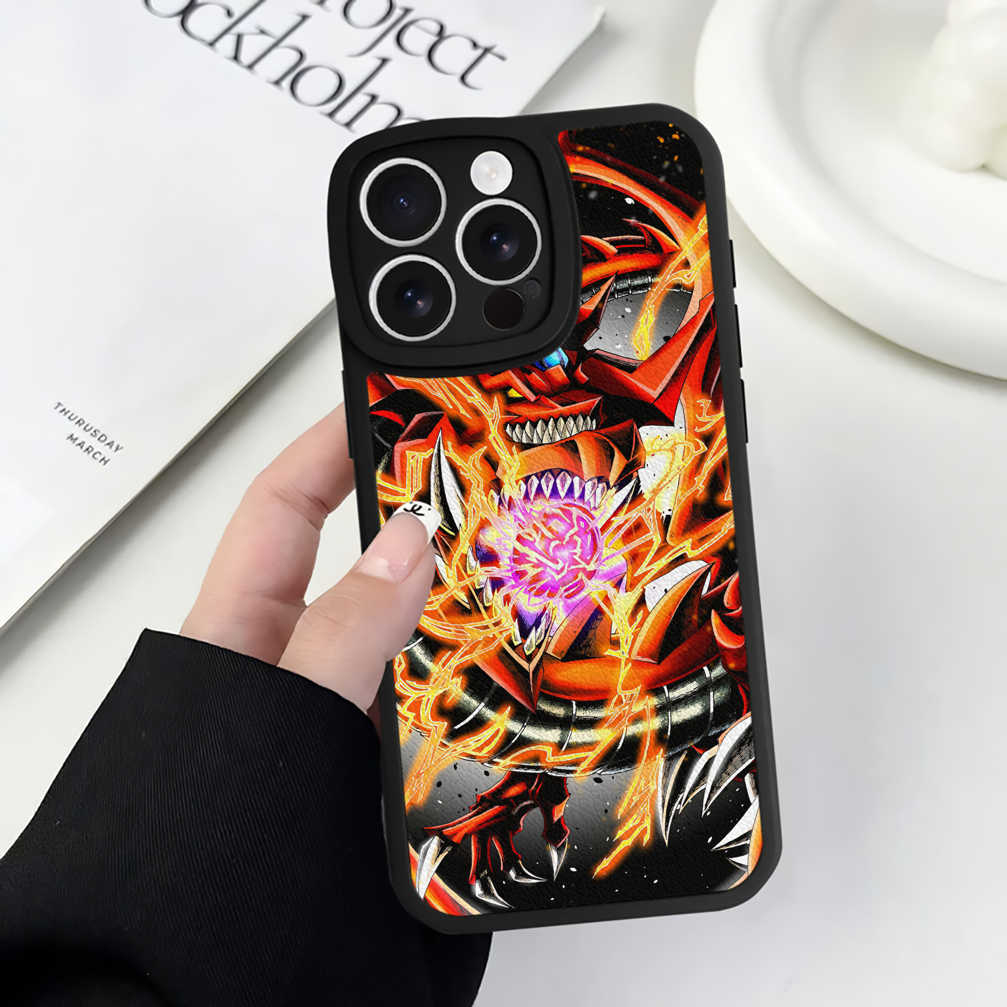 （画像用） 遊☆戯☆王 Yu-Gi-Oh! 【iPhone 16シリーズ対応】シリコンスマホケース（レザー調） 材質：シリコン
